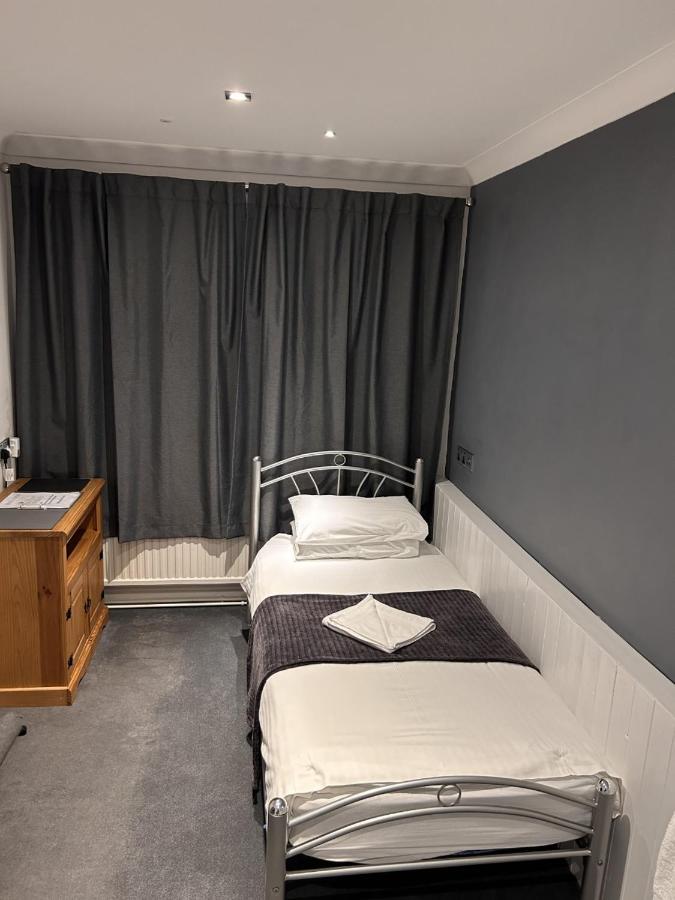 Rock House Bed And Breakfast Maidstone Bagian luar foto